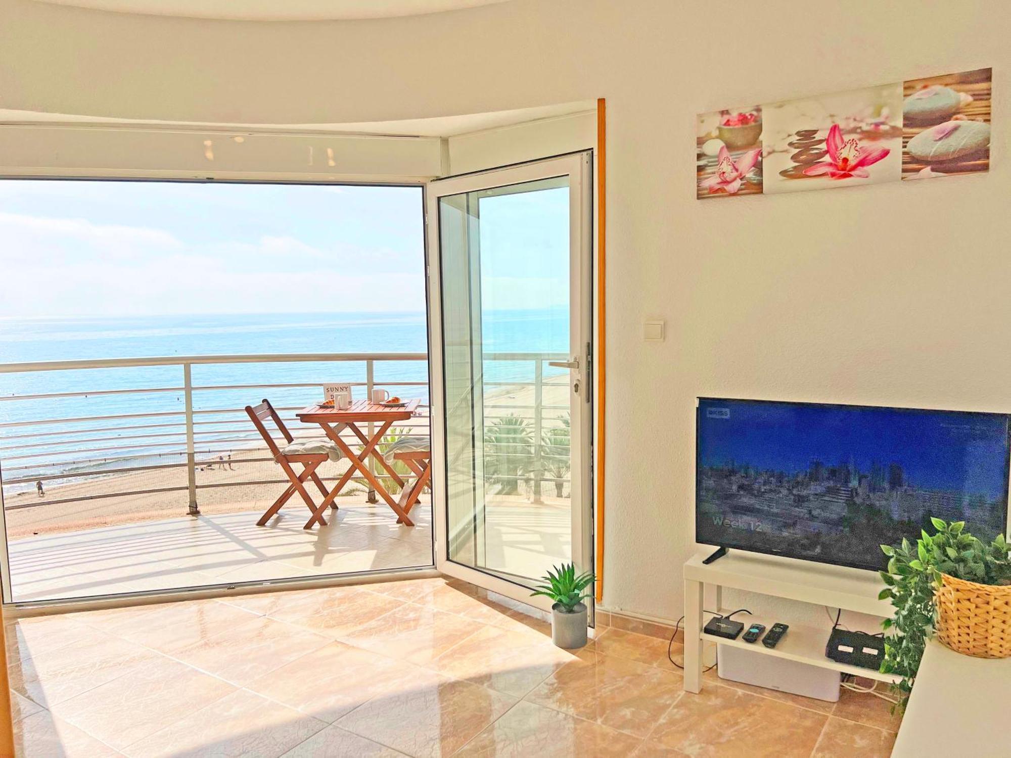 شقة Atico Frente Al Mar 2 Terrazas Barbacoa Y Parking Sujeto A Disponibilidad إل كامبيلو المظهر الخارجي الصورة