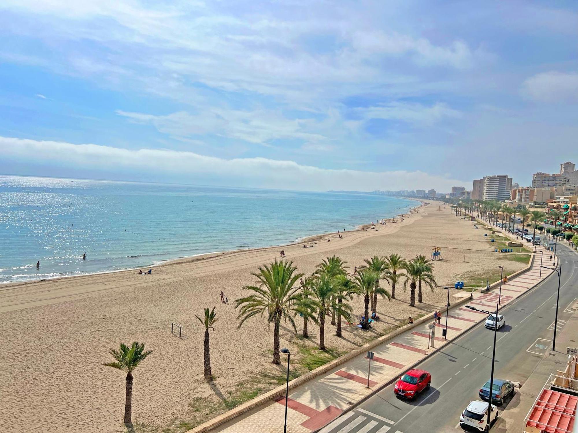 شقة Atico Frente Al Mar 2 Terrazas Barbacoa Y Parking Sujeto A Disponibilidad إل كامبيلو المظهر الخارجي الصورة