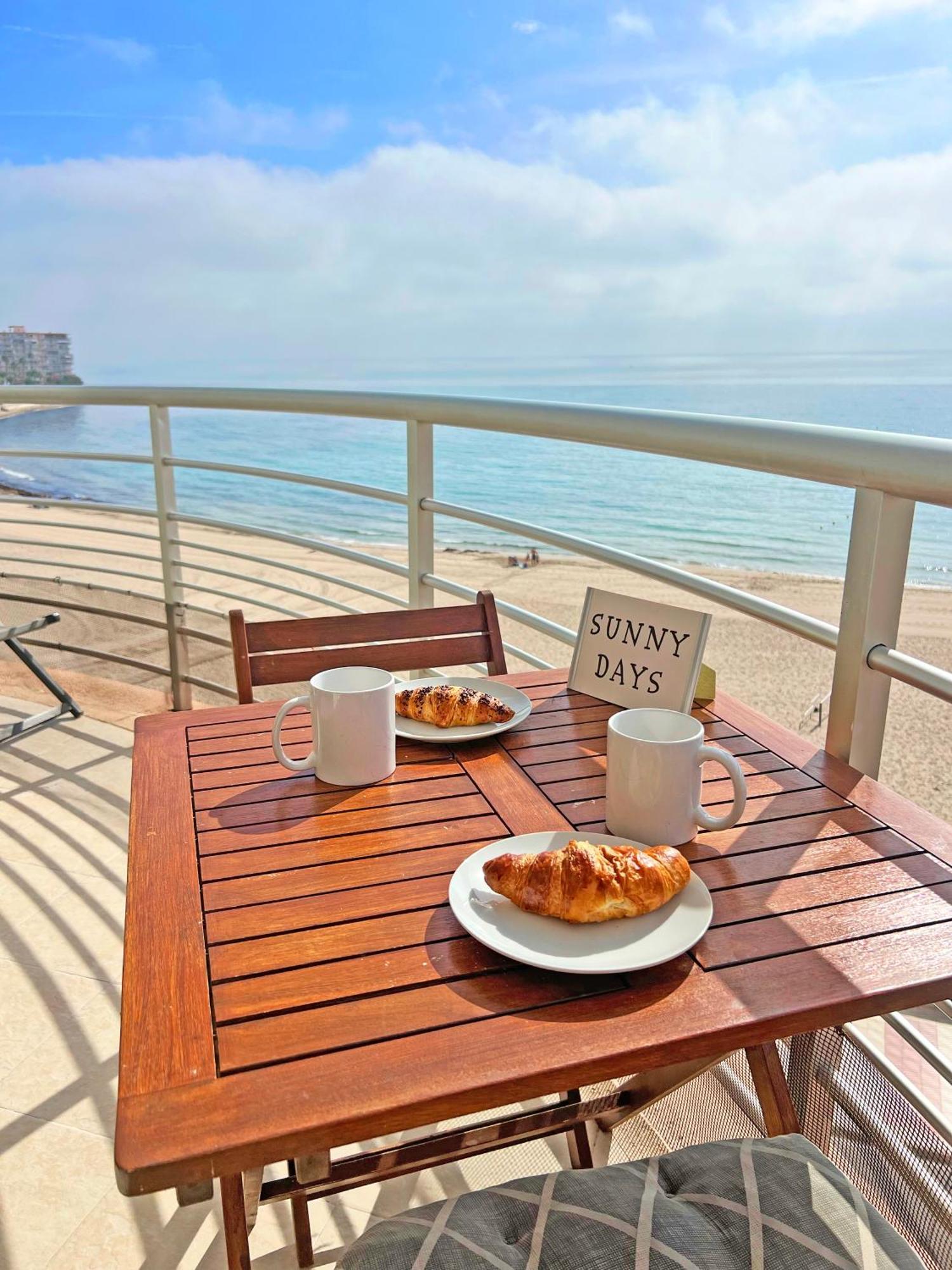 شقة Atico Frente Al Mar 2 Terrazas Barbacoa Y Parking Sujeto A Disponibilidad إل كامبيلو المظهر الخارجي الصورة